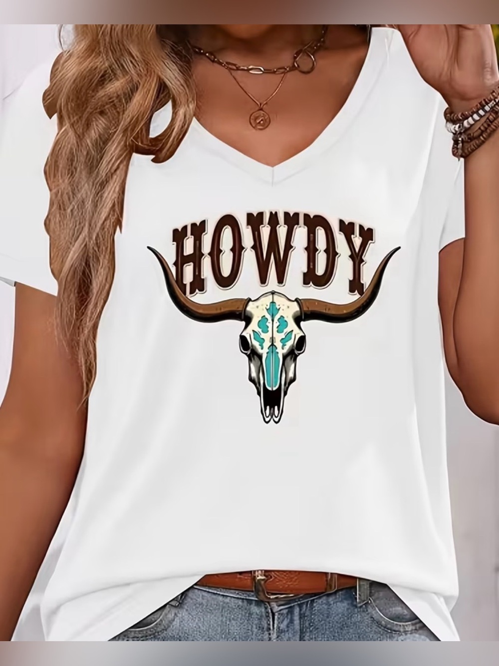 Western T-shirt White "Howdy" Skull V-Neck Women's Top Cowgirl Howdy T-shirt